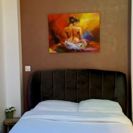 Colline, La Suite Cinema Spa Privee Nancy Exterior photo