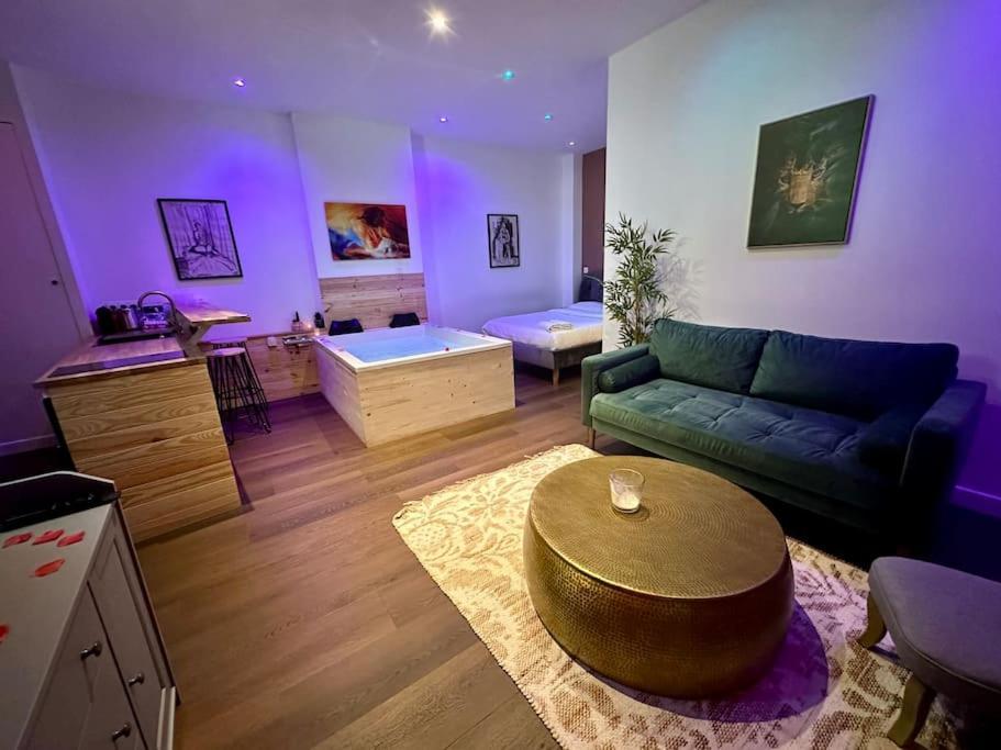Colline, La Suite Cinema Spa Privee Nancy Exterior photo